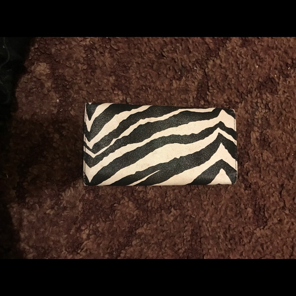 2 wallets. - Picture 2 of 7